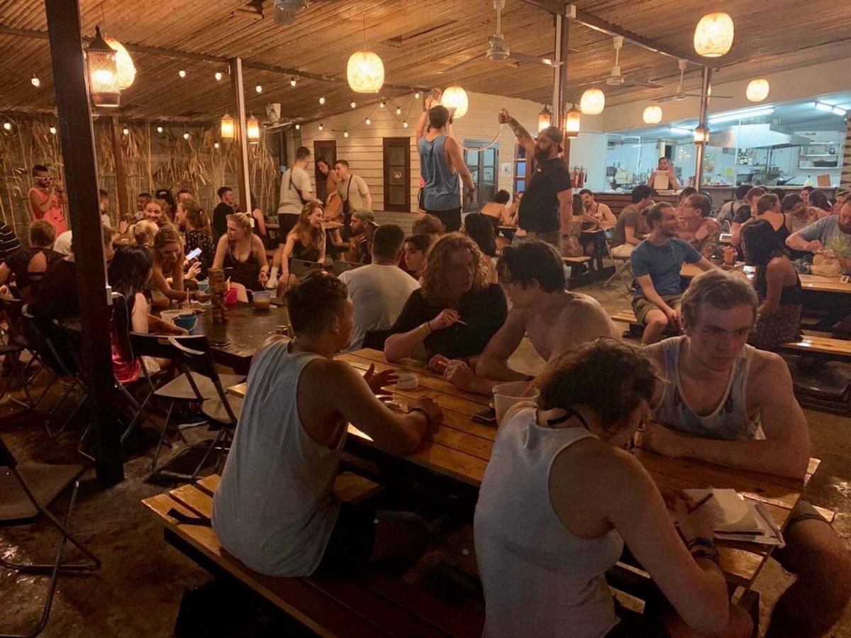 Slumber Party Bangkok Khaosan Pansiyon Dış mekan fotoğraf