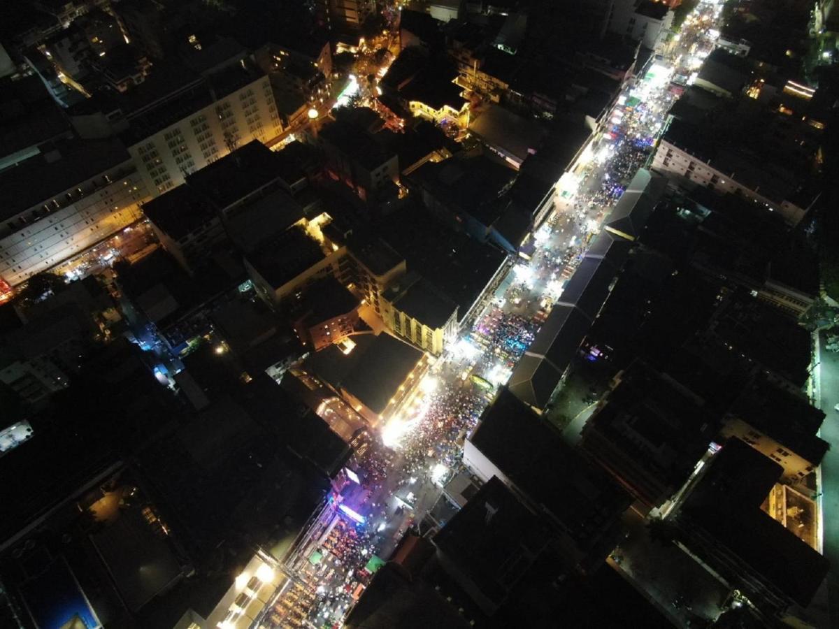 Slumber Party Bangkok Khaosan Pansiyon Dış mekan fotoğraf